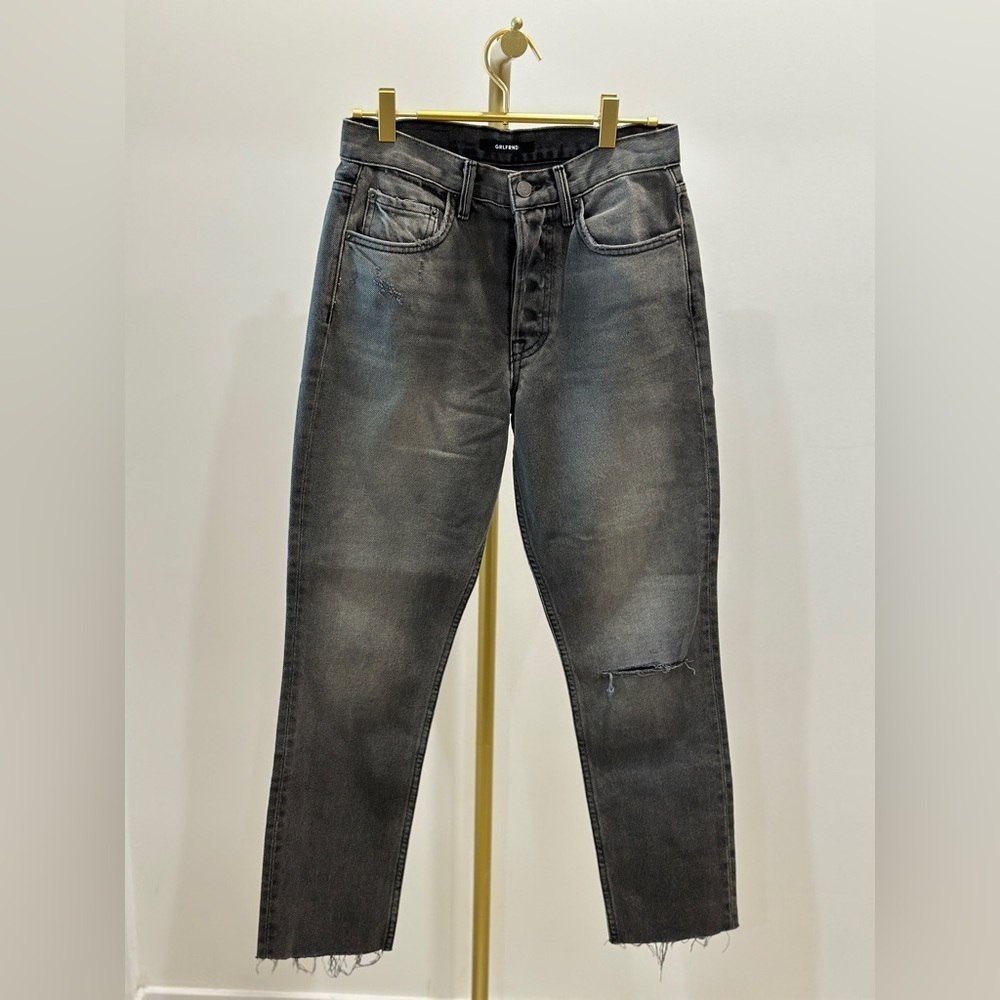 Grlfrnd denim, karolina in grey. Size 25. With raw hem. New without tags!